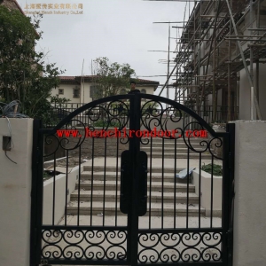 鐵藝庭院大門(mén)的表面保護(hù)工藝是什么？